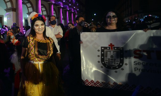 Funcionarios estatales, desde el Gobernador Cuitláhuac García y el Secretario de Gobierno, Eric Cisneros; así como la Secretaria del Trabajo, Dorheny Cayetano, entre otros, se sumaron al festejo. 