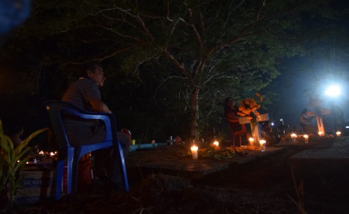 Así celebra el día de muertos en Zaragoza, Veracruz, con música, ofrendas, rezos y estas canciones para bailar mientras se visita  todos los altares.