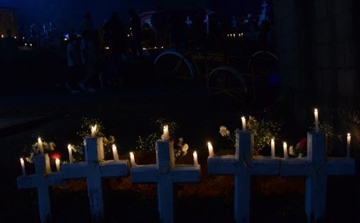 Así celebra el día de muertos en Zaragoza, Veracruz, con música, ofrendas, rezos y estas canciones para bailar mientras se visita  todos los altares.