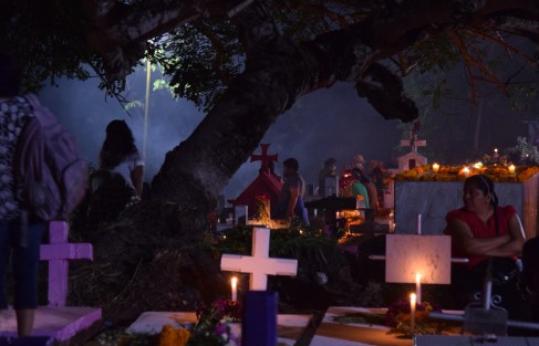 Así celebra el día de muertos en Zaragoza, Veracruz, con música, ofrendas, rezos y estas canciones para bailar mientras se visita  todos los altares.