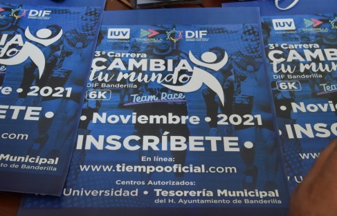 Comitiva del municipio de Banderilla presentó este jueves en Xalapa, la Carrera <em>CambiaLa Contadora Edna Catalina Presidente del DIF Municipal de Banderilla en rueda de prensa presentó este jueves en Xalapa, la Carrera <em>Cambia tu mundo 6k</em>, a realizarse el 21 de Noviembre;  Modalidad: individual, equipos. Inscripción en la IUV Universidad y en la tesorería municipal del ayuntamiento de Banderilla. tu mundo 6k</em>, a realizarse el 21 de Noviembre;  Modalidad: individual, equipos. Inscripción en la IUV Universidad y en la tesorería municipal del ayuntamiento de Banderilla.