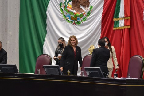 Con 37 votos a favor, fueron electos como integrantes de la Mesa Directiva las diputadas y el diputado: Cecilia Josefina Guevara Guembe (Morena), como presidenta; Hugo González Saavedra (PAN), vicepresidente, y Arianna Guadalupe Ángeles Aguirre (PRI), como secretaria.
