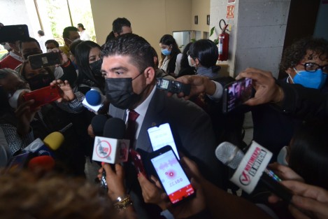 El Secretario de Educación, Zenyazen Escobar García, dijo que aún analizan la posibilidad de solicitar un incremento presupuestal para el año entrante, debido a los daños que presentan algunos planteles. Por el momento se realiza un concierto con el fin de recaudar fondos para atender escuelas dañadas por el huracán Grace, en el norte de la entidad.