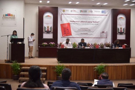 En el auditorio Sebastián Lerdo de Tejada del Palacio Legislativo, se presentó el libro Reforma laboral para todos, del autor Pablo Franco. El libro, editado por la fundación Friedrich Ebert Stiftung, contiene ilustraciones de Enrique Rocha.
