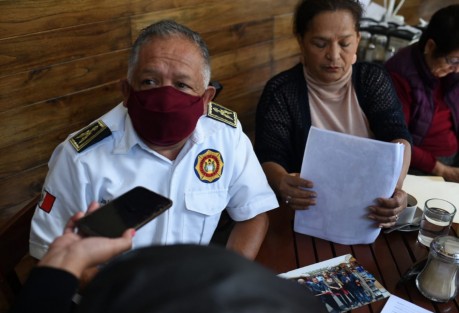 Como es conocido, el Cuerpo de Bomberos de Xalapa cuenta con personal que recibe sueldo y prestaciones de ley del Ayuntamiento de Xalapa y la SSP, pero hay otros elementos que prestan el servicio no de manera formal y para poder darles su gratificación de fin de año, es que se hace esta rifa. 