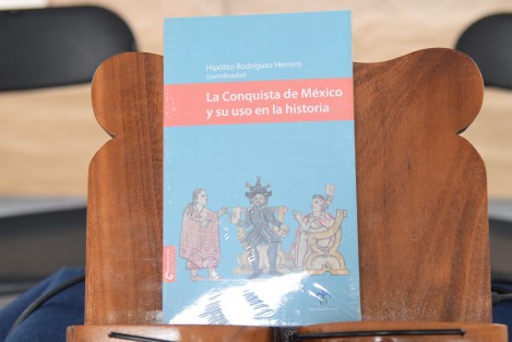 En el marco de la Feria Xalapeña del Libro FloreceLee, se presentó el libro La Conquista de México y su uso en la historia, coeditado por la Universidad Veracruzana y la Unidad de Ediciones, Publicaciones y Registro del Ayuntamiento de Xalapa, y coordinado por Hipólito Rodríguez Herrero. 