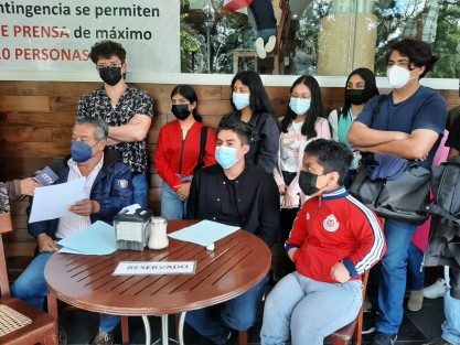El Comité Ciudadano y el Comité Estudiantil de Teocelo, piden la intervención del Gobernador del Estado, para que vuelva a permitirse la ruta que venía de ese municipio y circulaba por la avenida Ruiz Cortines, ya que la necesidad de transbordar está afectando la economía de alrededor de 5 mil usuarios, diariamente. 