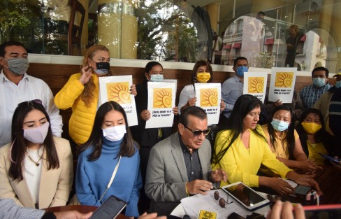 Bernal y Copete exigen al CDE perredista se convoque a un Consejo Estatal, donde se discutan los problemas de ese partido. También exigen a las diputadas disidentes, les devuelvan las curules al PRD. 