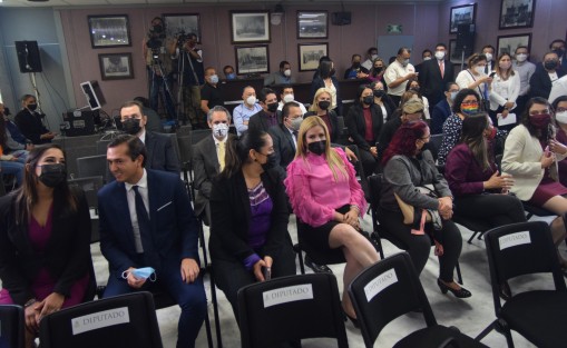 Aspectos de  la entrega del 3er Informe de Gobierno en el Congreso del Estado. 