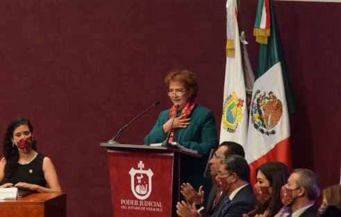 La presidenta del Poder Judicial, Inés Romero, rindió su Segundo Informe de Labores, acompañada por el gobernador Cuitláhuac García, la presidenta del Congreso local, Cecilia Guevara y demás magistrados.. 