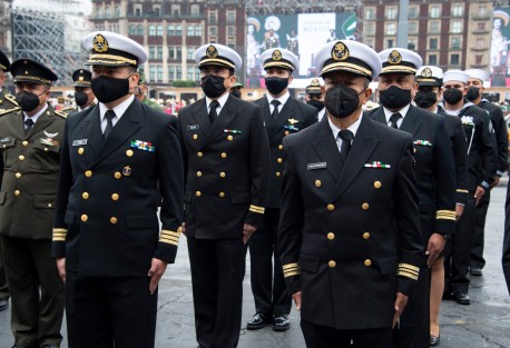 En el marco de la celebración del CXI Aniversario del inicio de la Revolución Mexicana,  el Presidente Andrés Manuel López Obrador entregó ascensos a personal del Ejército, Marina y Guardia Nacional, así como la condecoración al Mérito Militar en grado de Orden a altos mandos. 