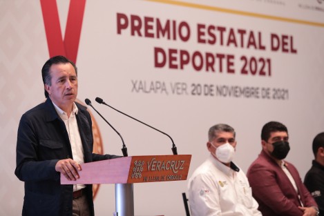  Cumpliendo la palabra empeñada durante la recepción a atletas veracruzanos que participaron en los Juegos Olímpicos y Paralímpicos Tokio 2020, así como los Juegos Nacionales CONADE 2021, el gobernador Cuitláhuac García Jiménez anunció una bolsa de 6 millones de pesos como incentivo a los más sobresalientes de la entidad, en los próximos 20 días.
