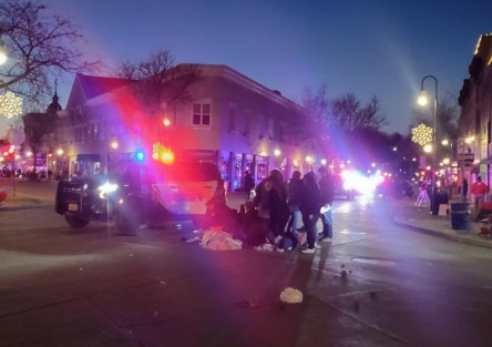 Un vehículo arrolló a un grupo de personas durante u desfile navideño en la ciudad de Waukesha (Wisconsin EU). 