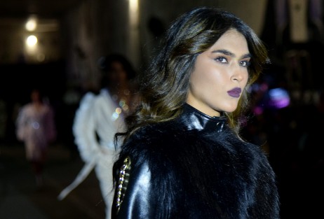  El viaducto del Parque Juárez en la ciudad de Xalapa fue escenario de la sexta edición de Moda México. Cientos de personas se dieron cita para poder apreciar las pasarelas, incluso el sitio resultó insuficiente para los espectadores, quienes como pudieron se acomodaron para tratar de ver el espectáculo.