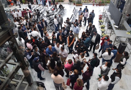 Con la presencia de muchos invitados especiales y con motivo de la Glosa del Tercer Informe, el secretario de Gobierno Eric Cisneros Burgos compareció ante la Comisión Permanente de Gobernación de la LXVI Legislatura de Veracruz para informar de los programas y acciones instrumentadas por las áreas a su cargo durante 2021.