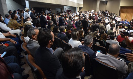 Con la presencia de muchos invitados especiales y con motivo de la Glosa del Tercer Informe, el secretario de Gobierno Eric Cisneros Burgos compareció ante la Comisión Permanente de Gobernación de la LXVI Legislatura de Veracruz para informar de los programas y acciones instrumentadas por las áreas a su cargo durante 2021.