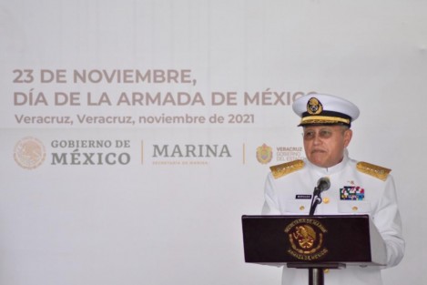 el comandante de la Primera Región Naval, Almirante Santiago Jorge Morgado Gómez, hizo llegar a los integrantes de la Armada un mensaje del secretario de Marina, José Rafael Ojeda Durán: corresponder a los mexicanos y agradecer el alto honor de salvaguardar su integridad, libertad y soberanía.