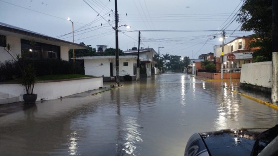 El frente frío número 10 ocasionó lluvias torrenciales en las cuencas de los ríos Nautla y Misantla, desbordándose arroyos y afectando a poblaciones de San Rafael, Misantla y Martínez de la Torre.