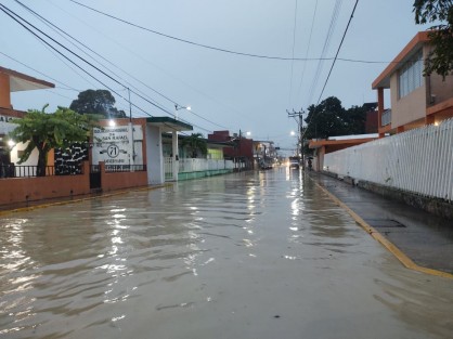 El frente frío número 10 ocasionó lluvias torrenciales en las cuencas de los ríos Nautla y Misantla, desbordándose arroyos y afectando a poblaciones de San Rafael, Misantla y Martínez de la Torre.