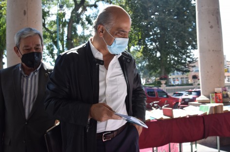 El alcalde electo de Xalapa, Ricardo Ahued, dijo que ya se preparan para el proceso de entrega - recepción del Ayuntamiento, y se conforman los equipos de trabajo.