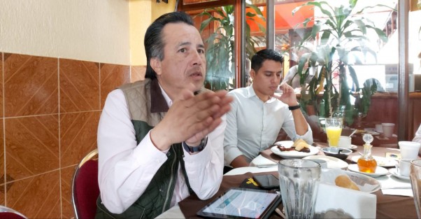 <em>Vamos a atender los temas de infraestructura, de salud, obra pública. Ya tuve una reunión con el Secretario de SIOP que es el que aplica más este ramo y ya tenemos planificado nuevamente la misma estrategia, distribuir el presupuesto en las diez regiones en que hemos dividido el Estado, de manera más o menos equitativa</em>.