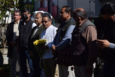 El Cronista de la Ciudad, Vicente Espino Jara, encabezó la ceremonia en honor a los defensores contra la invasión norteamericana, Ambrosio Alcalde y Antonio García, quienes fueran fusilados frente al cuartel, hoy llamado Heriberto Jara Corona, en 1847.
