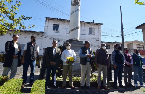 En ceremonia mucho  más austera que de por sí ha sido en años anteriores, interesados y conocedores de la historia de Xalapa, se rememoró uno de los principales hechos históricos acontecidos en la ciudad. 
