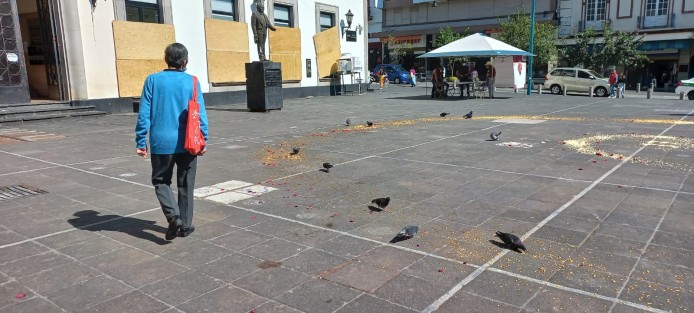 Con su performance, Wendy quiso visualizar los 77 feminicidios suscitados en el Estado de Veracruz, en lo que va de este año, delitos que en su mayoría quedan sin ser sancionados por las autoridades. 