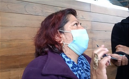 La señora quiso advertir a la población que tengan cuidado y no se dejen engañar, sobre todo en esta temporada cuando muchas personas reciben ingresos extras. 