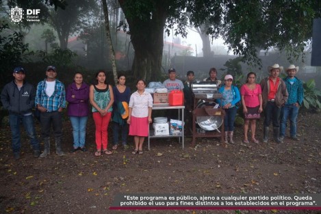 DIF Estatal continúa con la entrega de apoyos de producción del programa de Salud y Bienestar Comunitario; en esta ocasión a grupos beneficiarios del municipio de Tenochtitlán, que servirán para fomentar la economía familiar de pobladores en situación vulnerable de sus comunidades.