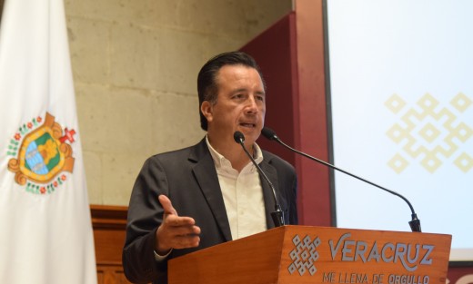 El gobernador Cuitláhuac García Jiménez precisó que la estrategia contempla la intervención de los tres órdenes de gobierno con un total de 15 mil 620 elementos del Ejército Mexicano, Marina-Armada de México, Guardia Nacional, Policía Naval, Policía Estatal, Fuerza Civil y el Instituto de la Policía Auxiliar y Protección Patrimonial para el Estado de Veracruz (IPAX).