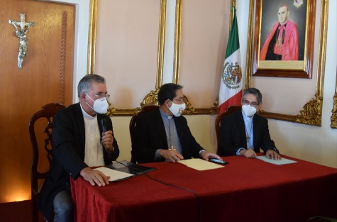 En la conferencia, además de dar una breve semblanza del nuevo Arzobispo, se informó que se espera esté aquí para asumir sus funciones, a finales de enero o principios de febrero del año próximo.