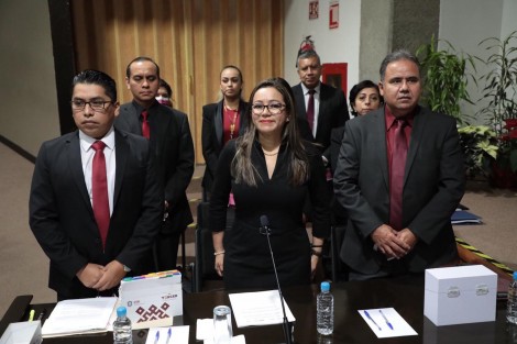 Ante la Comisión Permanente de Hacienda del Estado, dijo que la dependencia renovó el Código de Ética para la Administración Pública Estatal y emitió un Sistema de Control Interno que asegura el cumplimiento de objetivos en cada ente, acción que sienta las bases en la creación de instituciones eficaces, responsables y transparentes, que rindan cuentas y garanticen el acceso a la información.