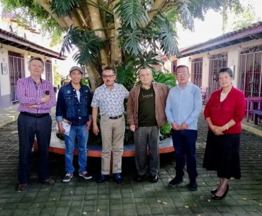 El Cronista Municipal de Teocelo, Mtro. Carlos May, se reunió con Vicente Espino de Xalapa, Ángeles Valdivia Ortiz de Cosautlan, Ulises Medina Sánchez de Miahuatlán, Amado Manuel Izaguirre Virues de Xico y Daniel Méndez Vivanco de Huatusco. Donde abordaron temas de interés histórico, así como la planeación de actividades para de manera colaborativa se lleven a cabo en los los diferentes Municipios participantes incluyendo Coatepec e Ixhuacán de los Reyes, cuyos Cronistas por asuntos de agenda no pudieron estar presentes pero que también forman parte de esta Región Veracruzana.