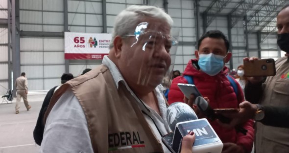 El  delegado de Programas Sociales en Veracruz, Manuel Huerta Ladrón de Guevara, dijo que la vacunación continuará en todos los municipios de la entidad, pero será hasta el 23 de diciembre y se reanudarán las labores hasta el 26 <em>el objetivo es ganarle al crudo invierno y se cubra con la vacunación</em>.  