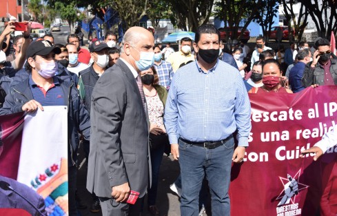 Funcionarios asistieron a la comparecencia del Gobernador Cuitláhuac García ante el Congreso del Estado. 