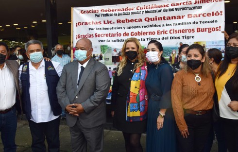 Destacó la presencia de la directora municipal del DIF Teocelo, Mara Chama Villa, así como el alcalde Mario A. Chama Díaz, quienes mostraron su agradecimiento a la presidenta del DIF, Rebeca Quintanar, por el apoyo recibido.