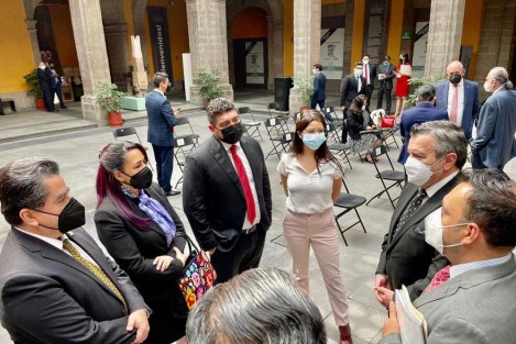 Autoridades educativas del estado acudieron a la firma del Convenio General de Colaboración para el Fortalecimiento del Conocimiento para la Actividad Productiva y el Desarrollo Humano en el Istmo de Tehuantepec, mediante el cual se dará paso a la creación del Comité Regional en esta zona.