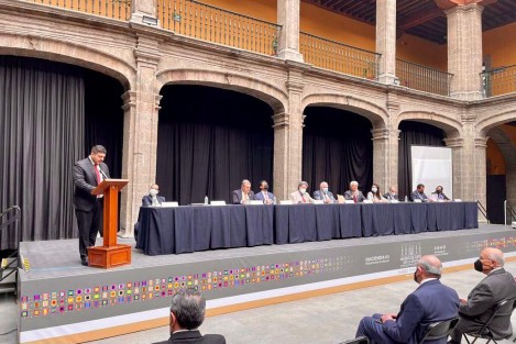 Autoridades educativas del estado acudieron a la firma del Convenio General de Colaboración para el Fortalecimiento del Conocimiento para la Actividad Productiva y el Desarrollo Humano en el Istmo de Tehuantepec, mediante el cual se dará paso a la creación del Comité Regional en esta zona.