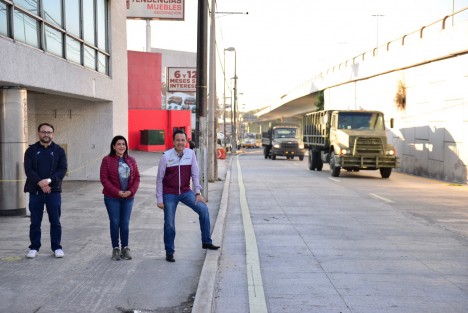 Este sábado, muy temprano, el gobernador Cuitláhuac García Jiménez inició actividades supervisando los trabajos en el distribuidor vial Bicentenario, a cargo de la Secretaría de Infraestructura y Obras Públicas (SIOP).

 
