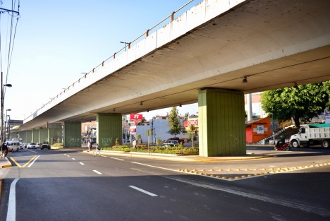 El mantenimiento y la modernización de éste incluye vialidades laterales donde también se colocan la carpeta asfáltica y concreto hidráulico, razón por lo que ha sido necesario el cierre de algunas secciones, pero habilitando rutas alternas a fin de no entorpecer el tráfico.