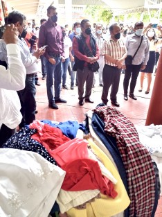 Alumnos y docentes de la Escuela Preparatoria Abierta Octavio Paz, en Papantla, Ver., realizaron una serie de actividades para realizar acciones para apoyar a familias vulnerables en esta temporada invernal.  El evento contó con la presencia del diputado local Bonifacio Castillo Cruz, e Irasema Hernández Cabrera, Directora del plantel.
