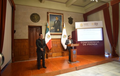 El gobernador Cuitláhuac García Jiménez afirmó que el Gobierno del Estado seguirá condonando la tenencia vehicular a los contribuyentes que van al corriente en sus pagos de control, además de dar a conocer un paquete de beneficio a quienes están en regla pero sus unidades tienen las placas emitidas en 2011.
