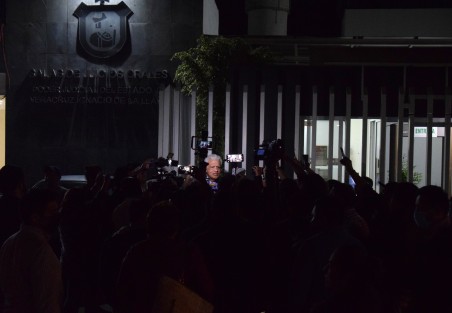 Reyes Peralta dijo que debido a que el detenido fue intervenido médicamente, recientemente, y toma medicamentos, su medida cautelar podría cambiar.
