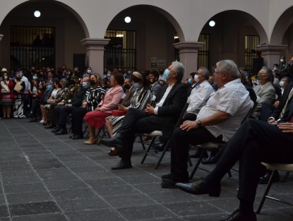 En su discurso, Ricardo Ahued, agradeció a los diversos sectores presentes por su apoyo, y visiblemente emocionado, a su esposa e hijos, sin quienes no sería posible el trabajo político que ha realizado.  