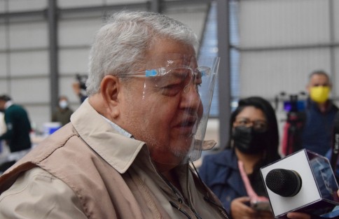 El delegado de Programas de Desarrollo Social, Manuel Huerta Ladrón de Guevara, informó que los jóvenes de 14 años que este mismo año cumplirán los 15, ya pueden ser vacunados, y deberán ser acompañados por sus o padres o tutor para recibir la dosis. 