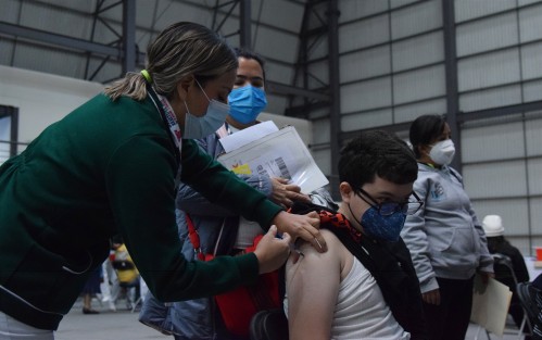 Huerta Ladrón de Guevara también informó que a partir del 8 de enero iniciará la jornada de vacunación contra el coronavirus para los sectores médico y magisterial. 