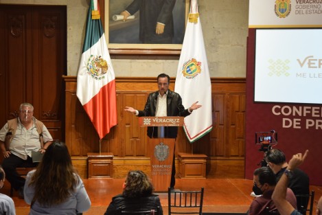 En conferencia de prensa, el gobernador Cuitláhuac García Jiménez afirmó que los programas de bienestar han significado el sostenimiento de la economía en las zonas más alejadas, lo cual demuestra que puede haber desarrollo ligado al progreso de la gente más necesitada. 