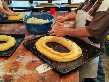 Aunque elaboran  las roscas con los ingredientes que a últimas fechas se han puesto de moda, como requesón, nutela, zarzamora, entre otros, procuran mantener las tradicionales. 