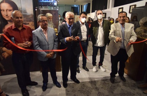 En la galería Alejandro Mariano fue inaugurada la exposición Leonardo da Vinci el genio, inventos, pinturas y diseños. Estará abierta al público de lunes a domingo de 11 de la mañana a 7 :30 de la noche, durante dos meses a partir de mañana. La entrada general 80 pesos y 50 Estudiantes, maestros y niños. 